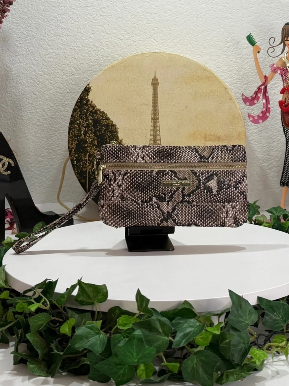 FIERCE ADRIENNE VITTADINI PYTHON WRISTLET/HANDBAG!